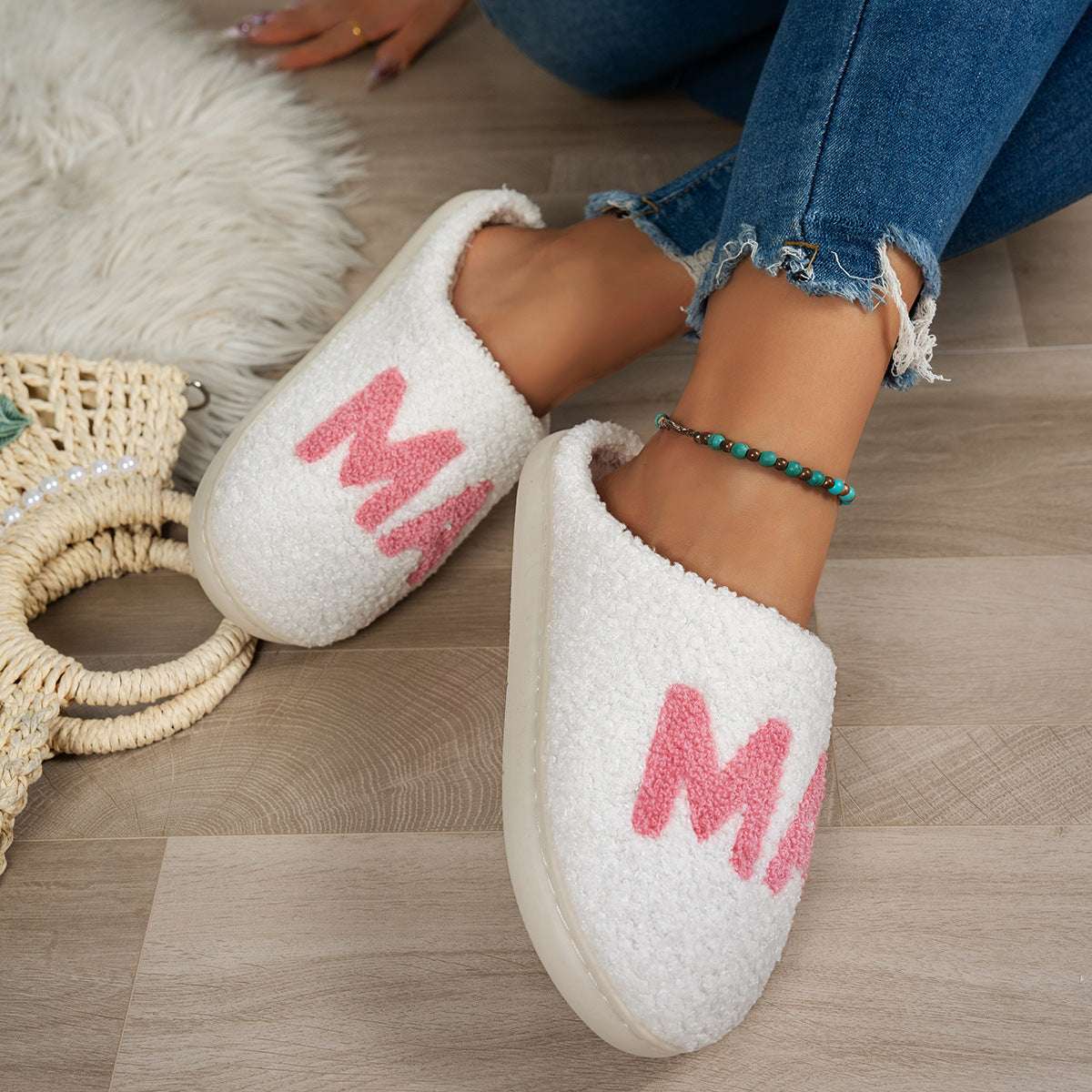 Plush MAMA Slippers - Cozy Christmas Gift for Mum