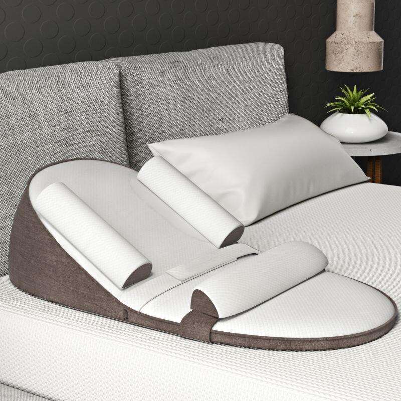 Anti-reflux baby lounger with gentle incline