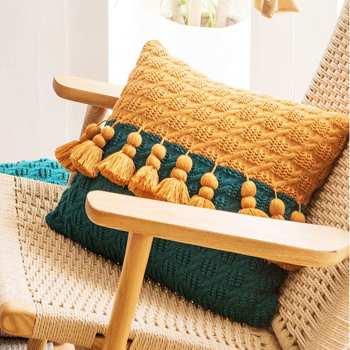 Braided tassel cushion for sofa decor