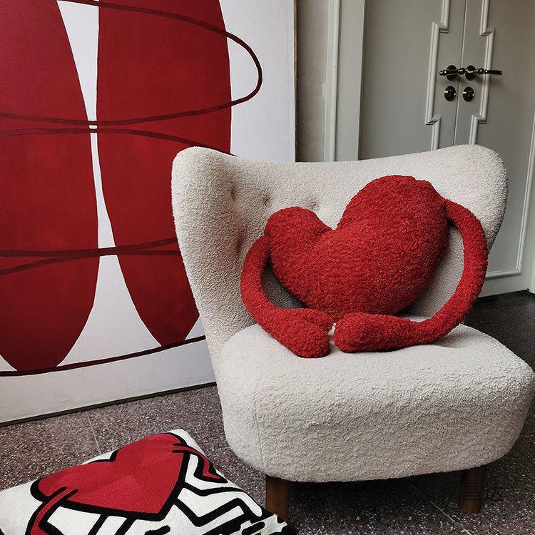 Red heart-shaped cushion 45x38cm