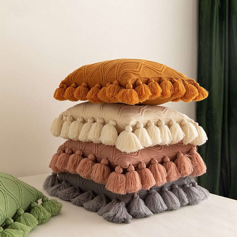 Tassel throw pillow 45x45cm in five colours